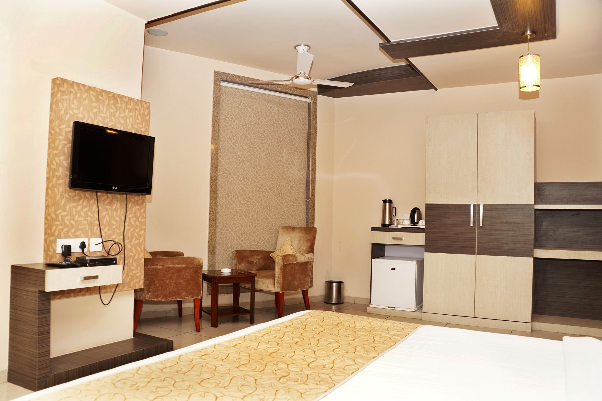 Hotel Gormoh 阿穆达巴 外观 照片